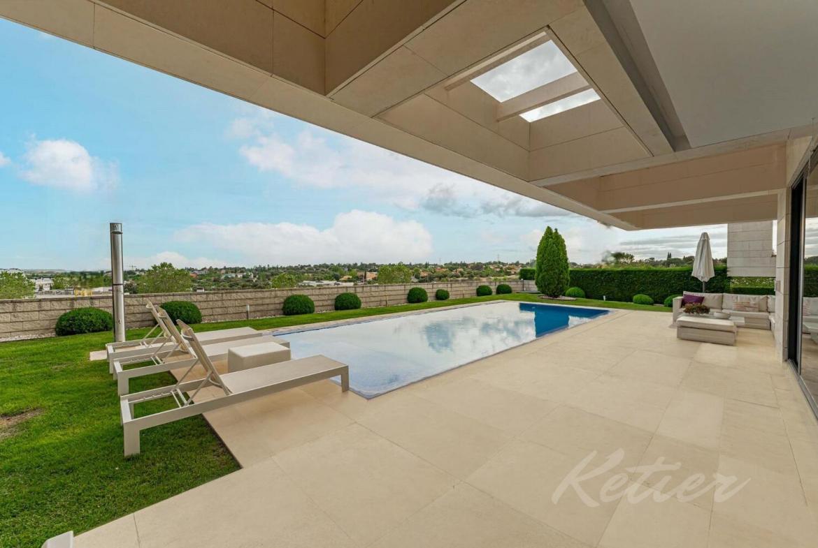 Chalet Independiente en Boadilla del Monte Piscina