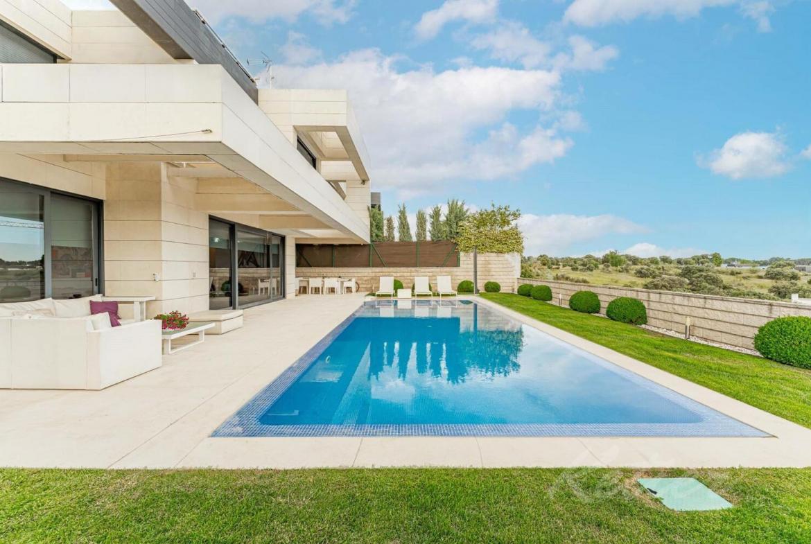 Chalet Independiente en Boadilla del Monte Piscina