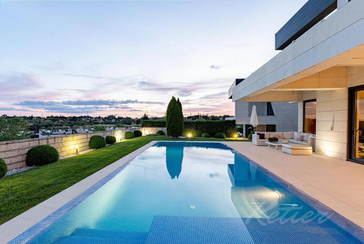 Chalet Independiente en Boadilla del Monte Piscina