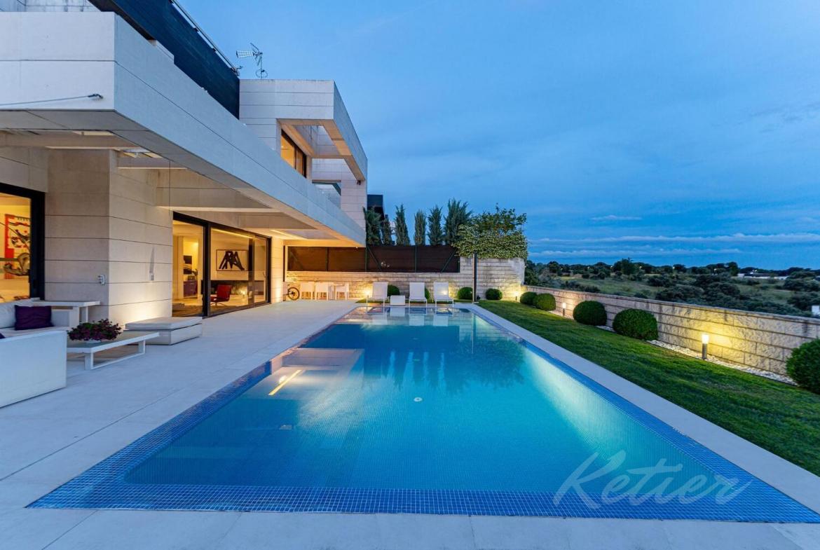 Chalet Independiente en Boadilla del Monte Piscina
