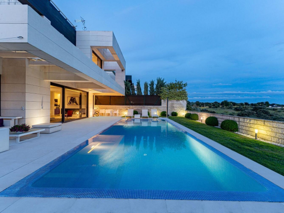 Chalet Independiente en Boadilla del Monte Piscina