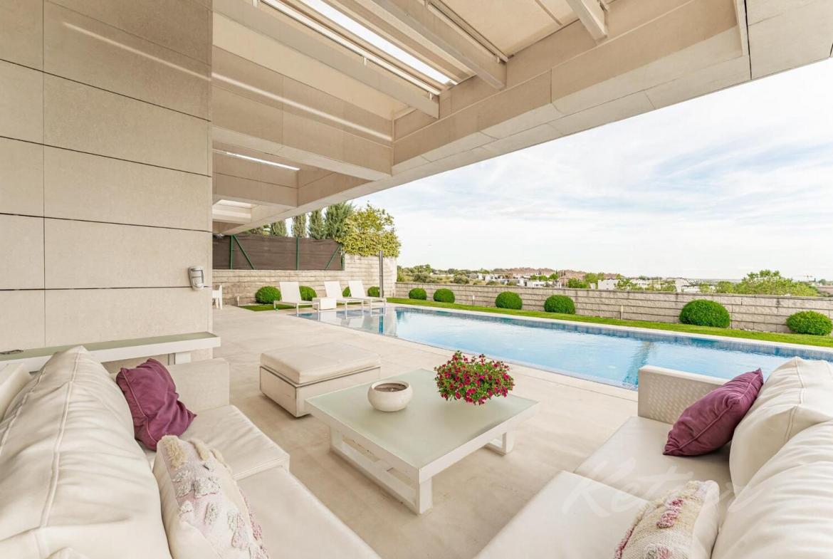 Chalet Independiente en Boadilla del Monte Porche