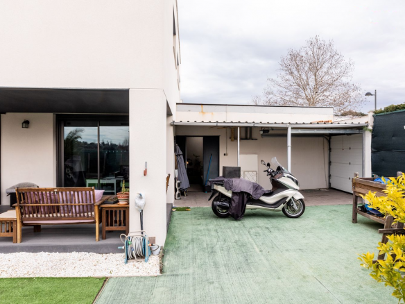 Chalet Independiente en Boadilla del Monte Porche