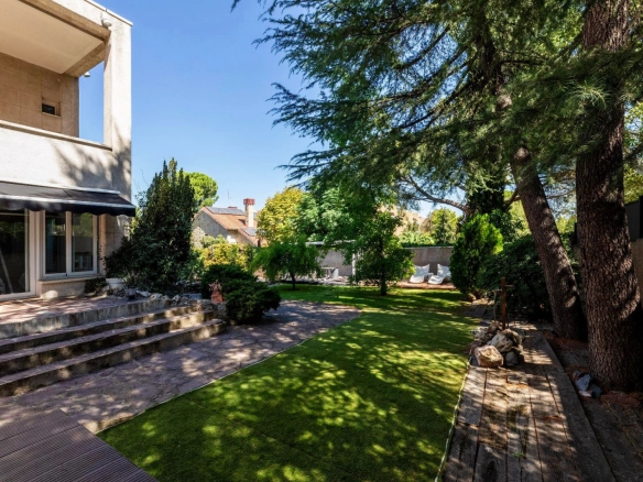 Chalet Independiente en Carretera del Plantio Jardin