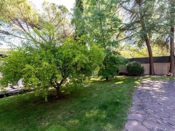 Chalet Independiente en Carretera del Plantio Jardin
