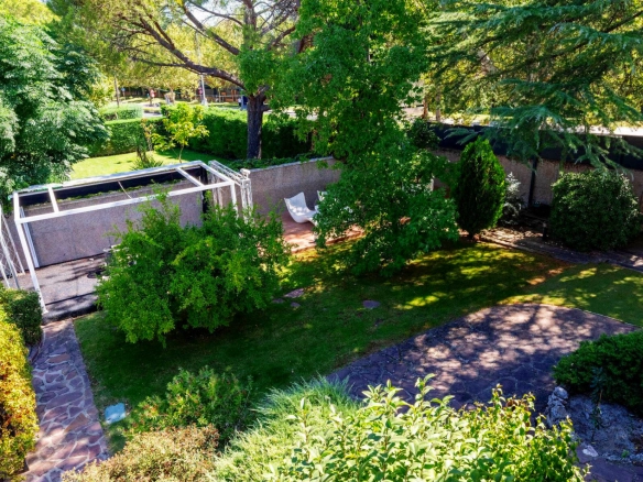 Chalet Independiente en Carretera del Plantio Jardin