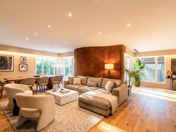 Chalet Independiente en Carretera del Plantio Salon