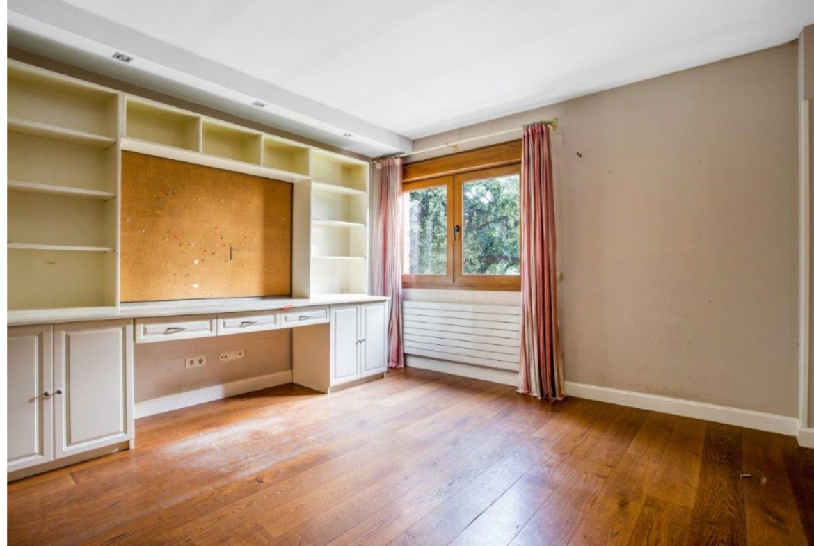 Chalet Independiente en Pozuelo de Alarcon Habitacion