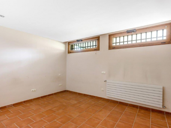 Chalet Independiente en Pozuelo de Alarcon Habitacion