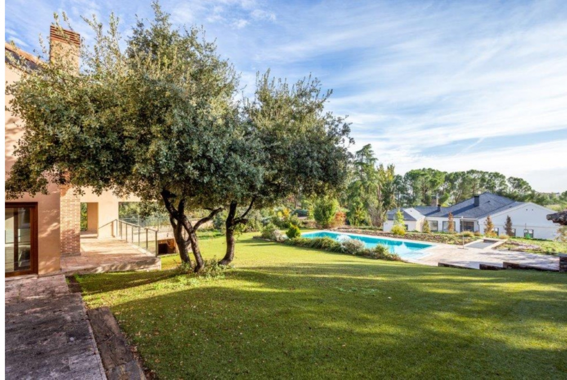 Chalet Independiente en Pozuelo de Alarcon Jardin