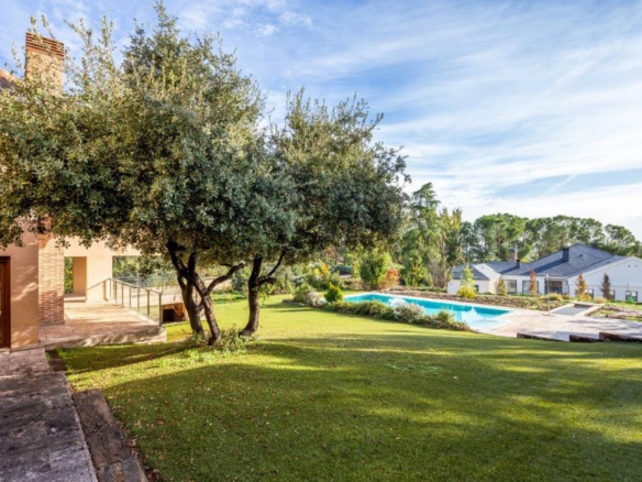Chalet Independiente en Pozuelo de Alarcon Jardin