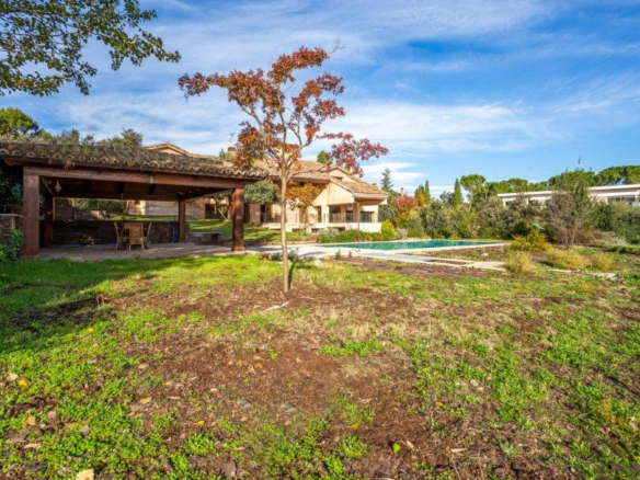 Chalet Independiente en Pozuelo de Alarcon Jardin
