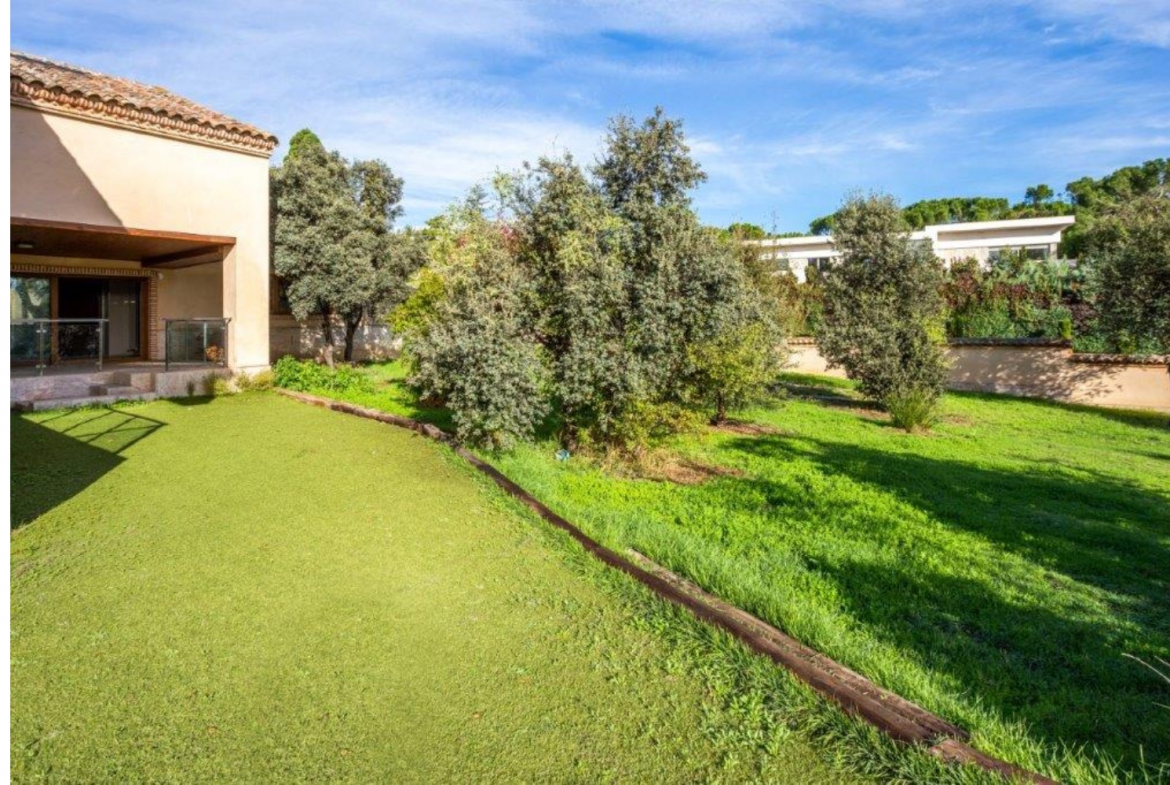 Chalet Independiente en Pozuelo de Alarcon Jardin