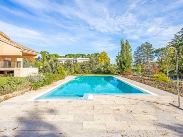Chalet Independiente en Pozuelo de Alarcon Piscina