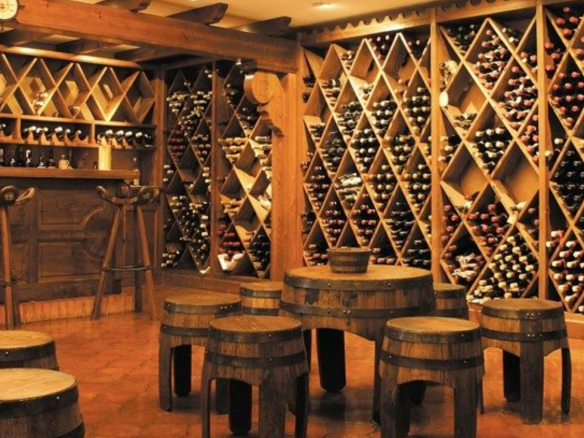 Chalet La Florida Bodega 01