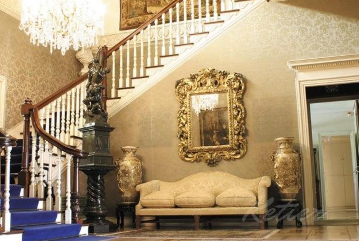 Chalet La Florida Hall 01