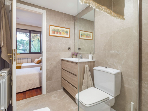 Chalet La Mazuela Dormitorio Bano