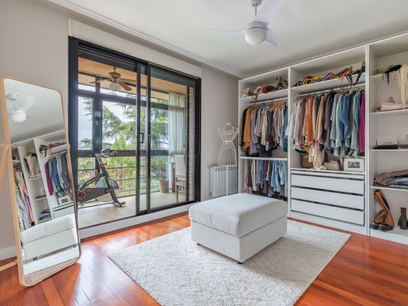 Chalet La Mazuela Dormitorio Principal Vestidor