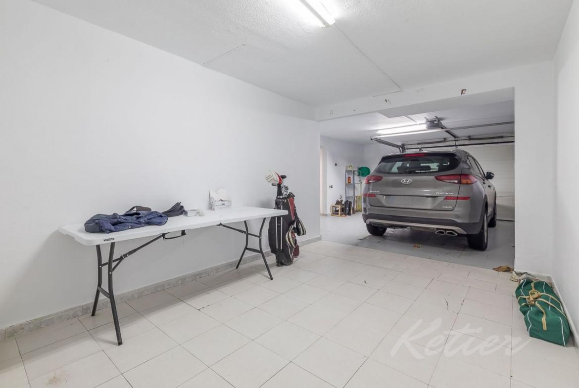 Chalet La Mazuela Garaje