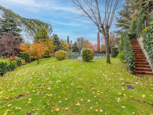 Chalet La Mazuela Piscina