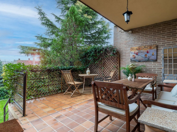 Chalet La Mazuela Porche