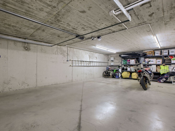 Chalet Los Satelites Garaje