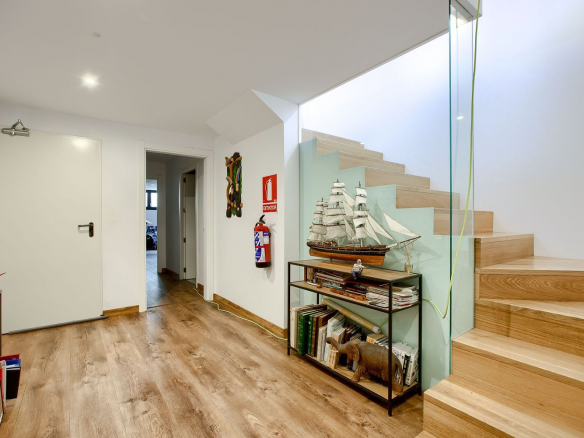 Chalet Los Satelites Hall Planta Baja