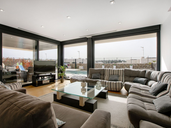 Chalet Los Satelites Salon