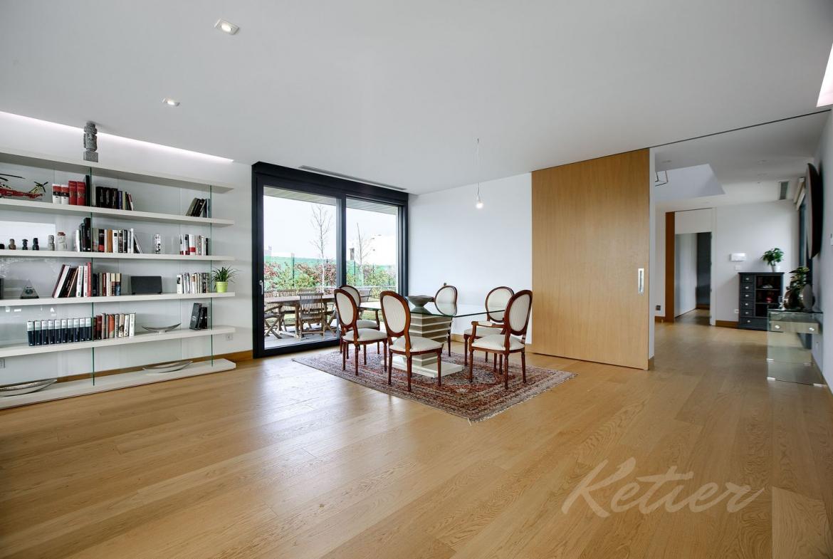 Chalet Los Satelites Salon