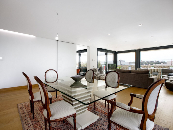 Chalet Los Satelites Salon