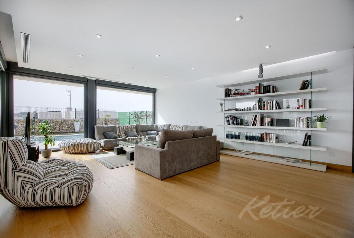 Chalet Los Satelites Salon