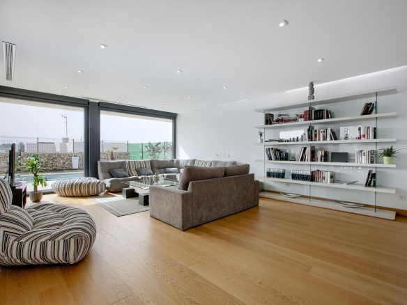 Chalet Los Satelites Salon