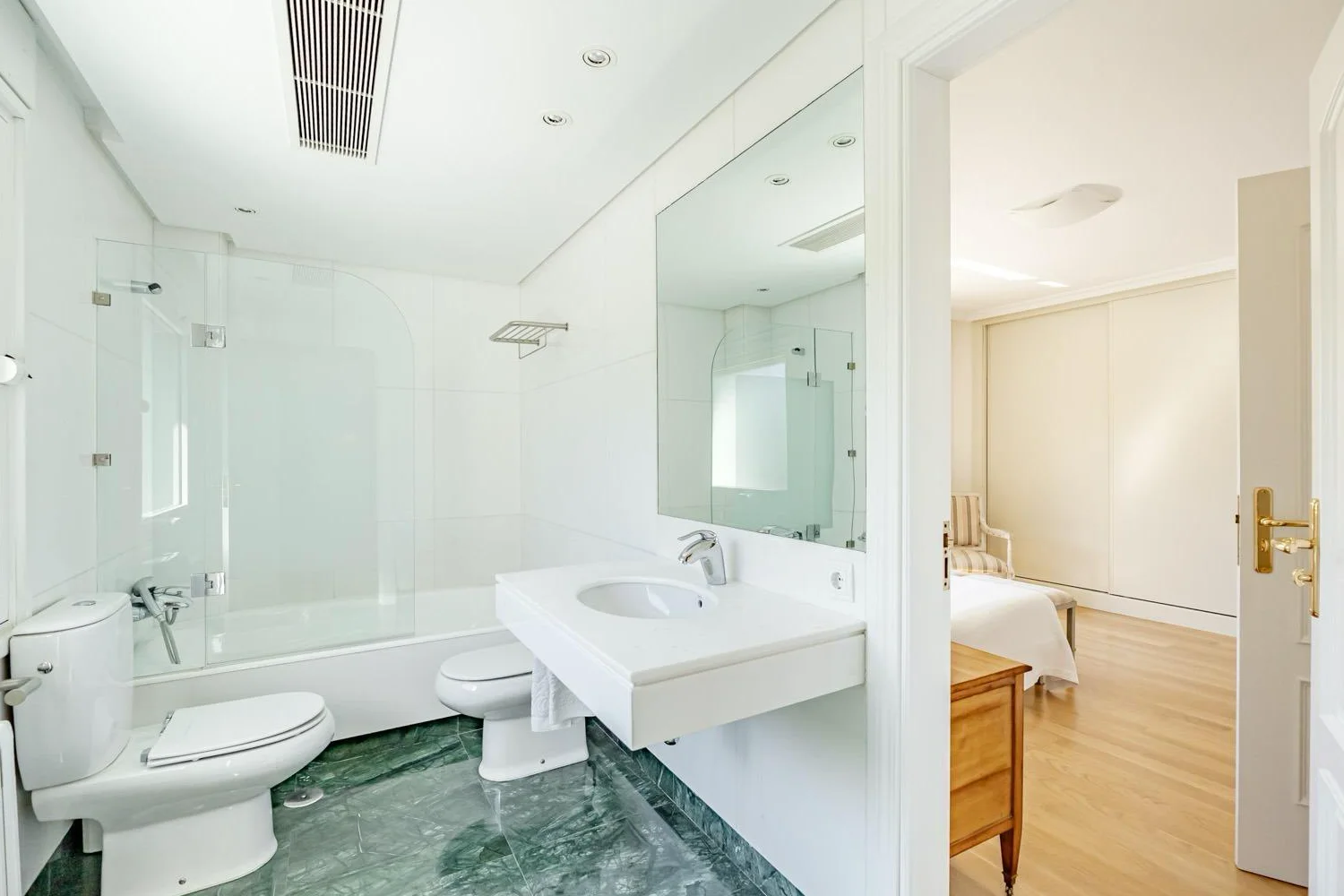 Chalet-Lujo-La-Chopera-Bano2-01