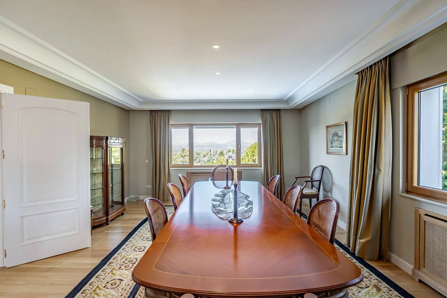 Chalet-Lujo-La-Chopera-Comedor-03