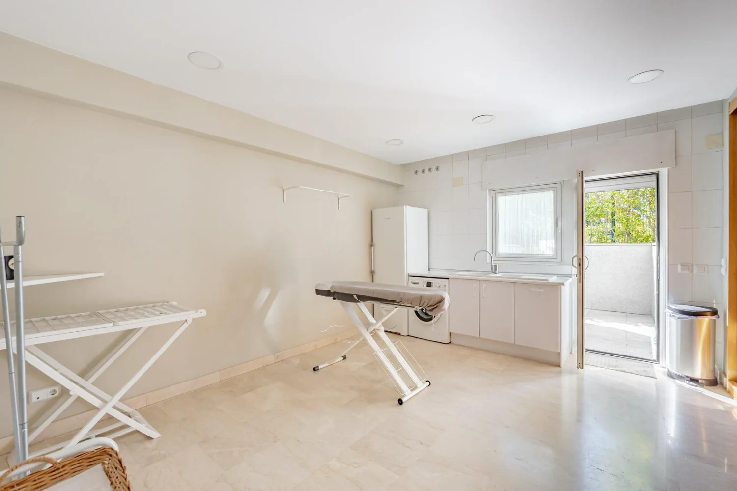 Chalet-Lujo-La-Chopera-Cuarto-Plancha-Lavado-01