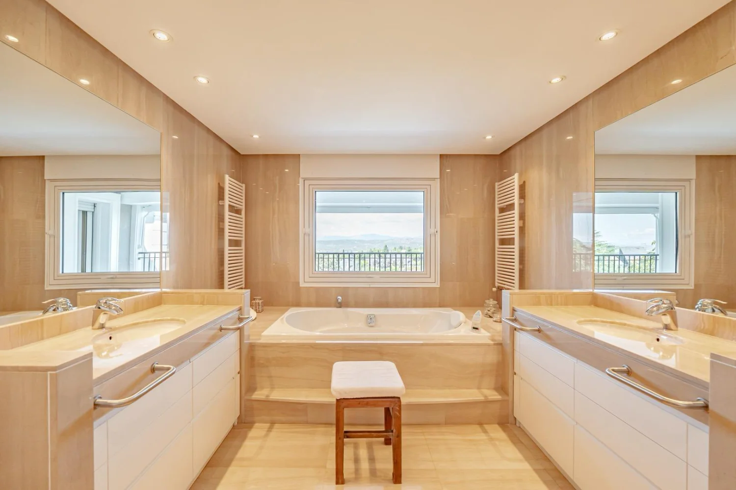 Chalet-Lujo-La-Chopera-Dormitorio-Principal-Bano-02