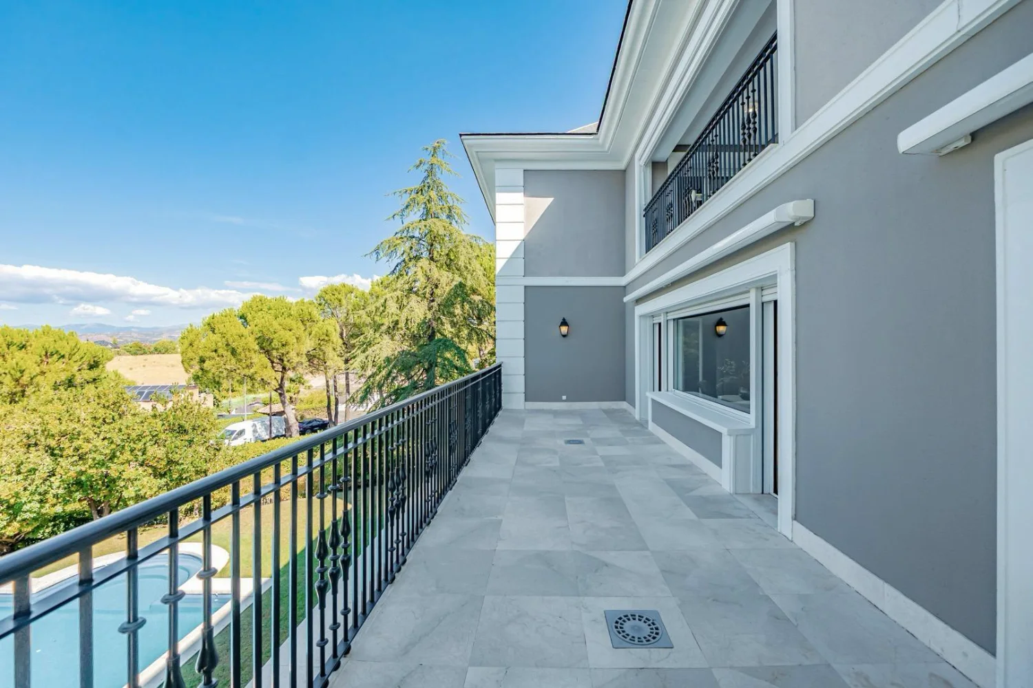 Chalet-Lujo-La-Chopera-Terraza-Superior-02