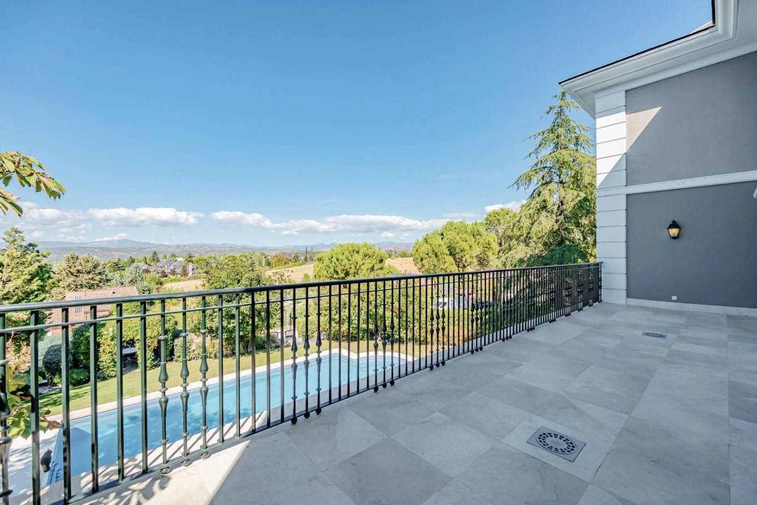 Chalet-Lujo-La-Chopera-Terraza-Superior-03