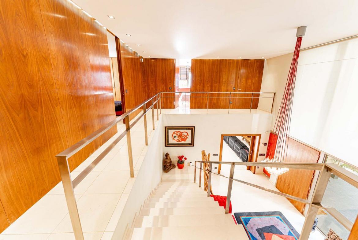 Chalet Lujo Villafranca Escaleras