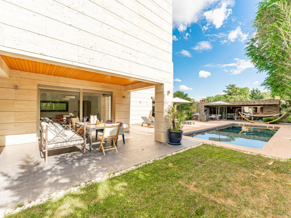 Chalet Lujo Villafranca Exterior