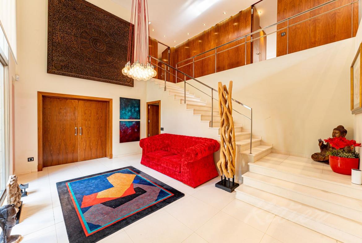 Chalet Lujo Villafranca Hall