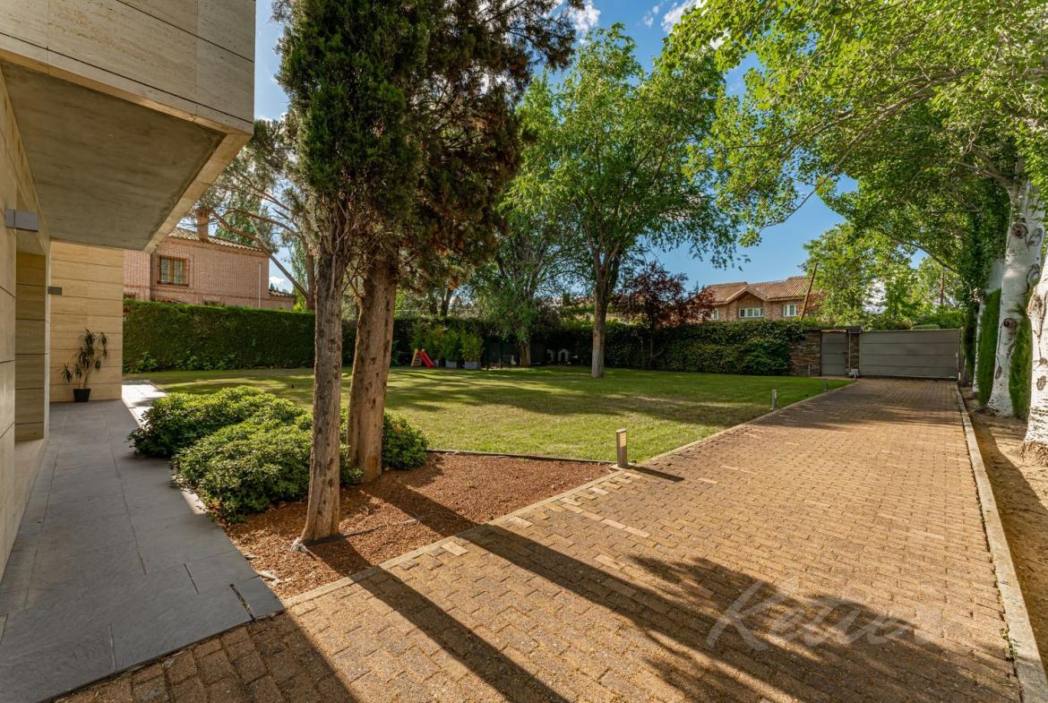 Chalet Lujo Villafranca Jardin