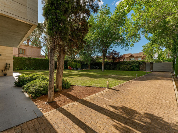 Chalet Lujo Villafranca Jardin