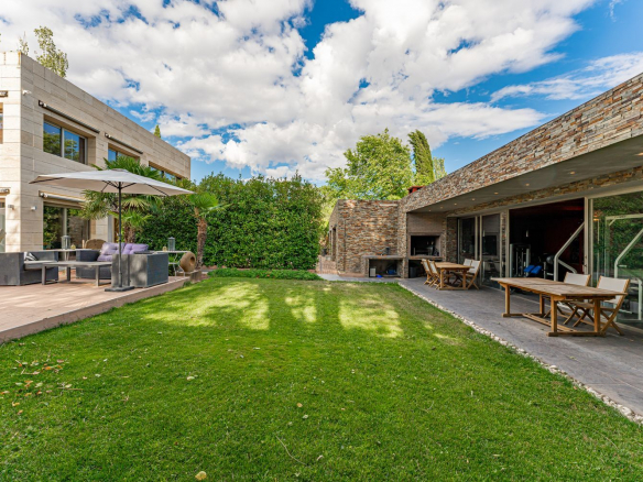 Chalet Lujo Villafranca Jardin