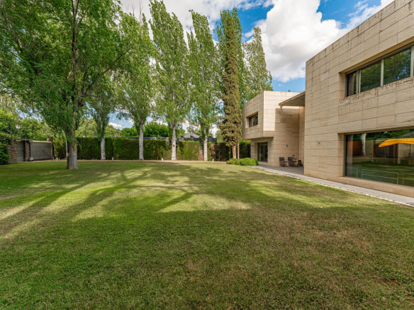 Chalet Lujo Villafranca Jardin