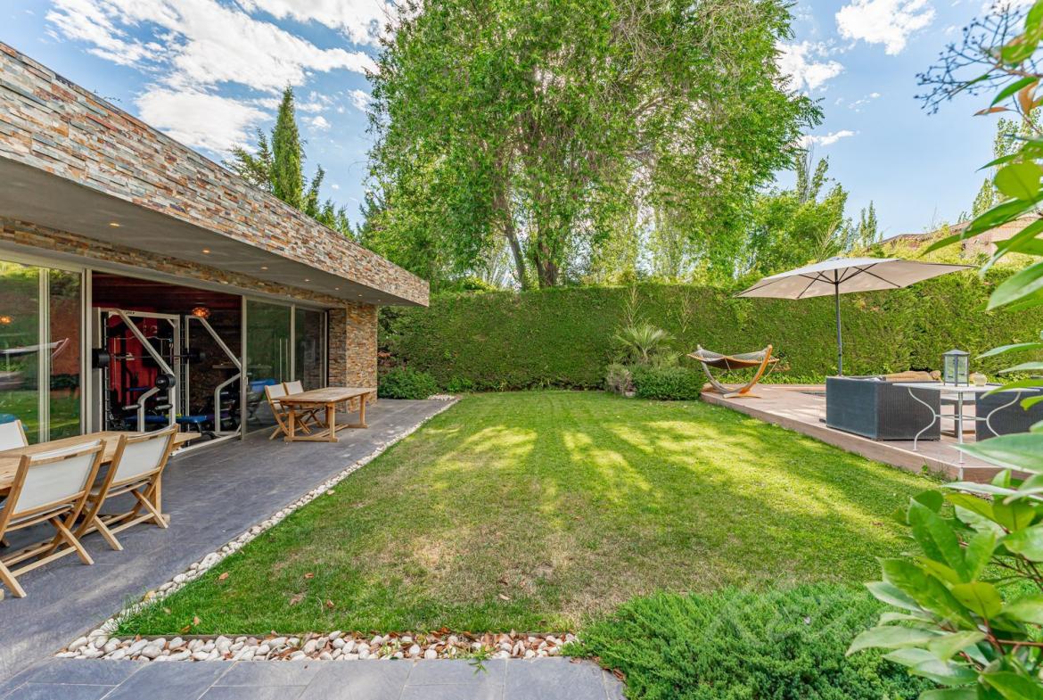 Chalet Lujo Villafranca Jardin