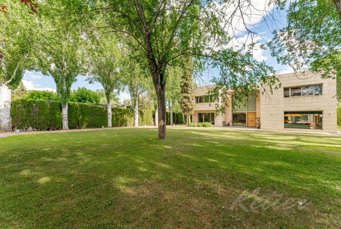 Chalet Lujo Villafranca Jardin