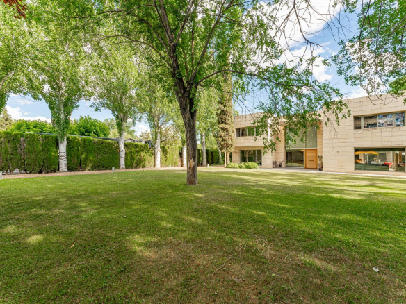 Chalet Lujo Villafranca Jardin