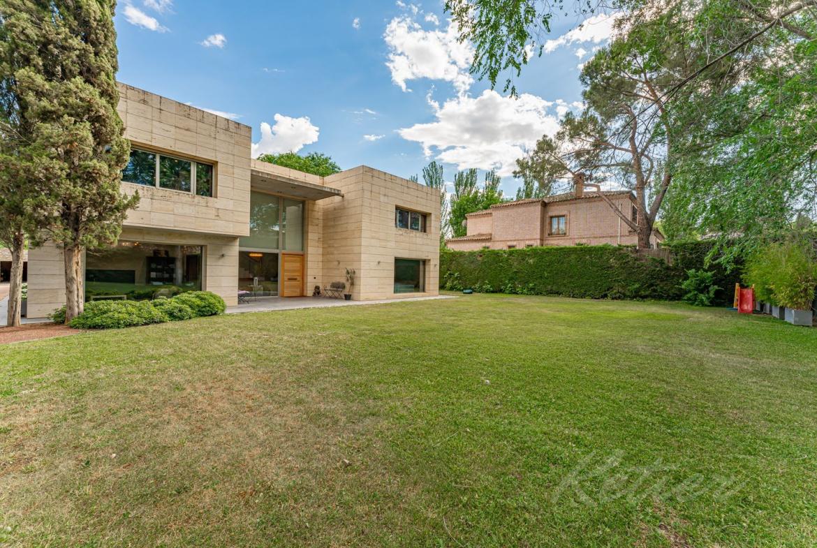 Chalet Lujo Villafranca Jardin