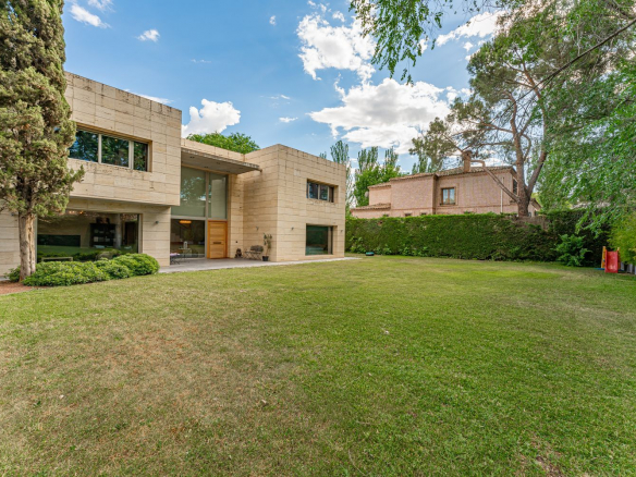 Chalet Lujo Villafranca Jardin